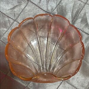 Elegant Pink Vintage Glass Shell Bowl w/gold rim